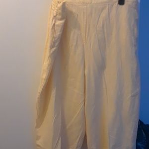 Ladies Beautiful Capris